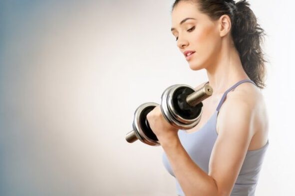Qiz sport turlarini o'ynaydi